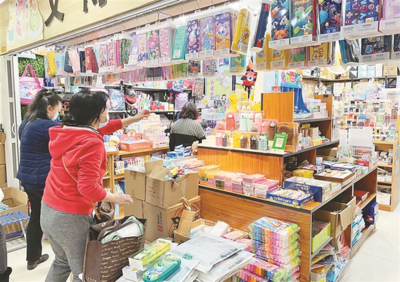 &ldquo;開學(xué)經(jīng)濟(jì)&rdquo;催生消費(fèi)熱潮 專家建議理性消費(fèi)